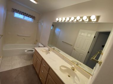 Bathroom Cleaning in Washington, UT (2)